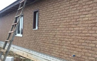 Монтаж фасада сайдингом Альта-Профиль Фагот Можайский и отделка углов Фагот чеховский
