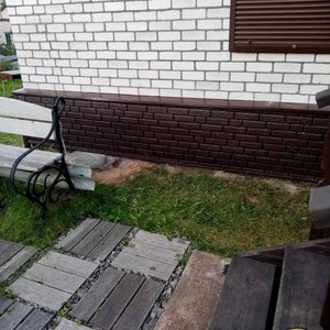 Монтаж цокольного сайдинга Ю-Пласт Stone House кирпич коричневый