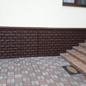 Монтаж цокольного сайдинга Holzplast D4 Корица