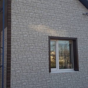 Отделка фасада панелями Fineber Камень Мелованный белый