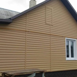 Отделка фасада 140 м2 сайдингом Блок Хаус (Blockhouse) Docke Карамель