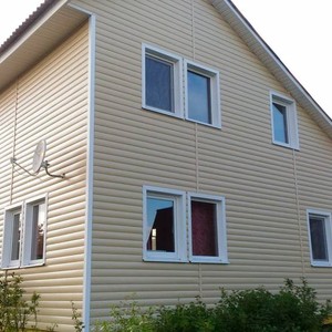 Отделка фасада 125м2 сайдингом Блок Хаус (Blockhouse) Docke Карамель