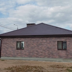 Монтаж фасада сайдингом Фасадная система АМК Кирпич микс 300